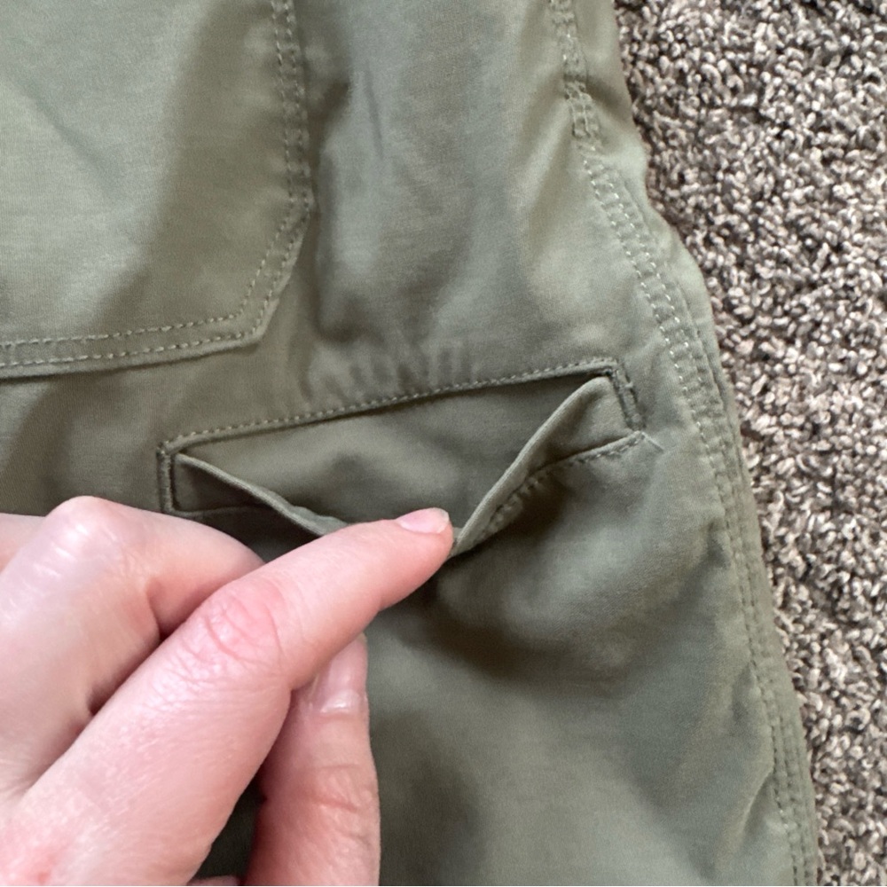 Duluth Trading Co Olive Green Utility Skort with Side Zip Pocket Womens Size 8 - Picture 9 of 11